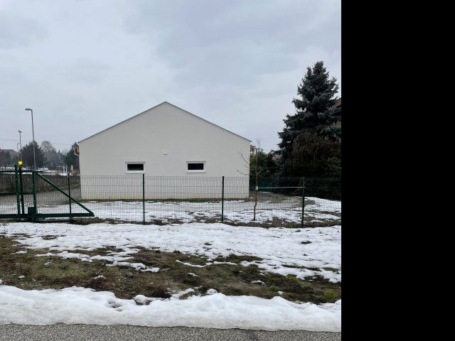 Eladó garázs, Kozármislenyen, Vadvirág utcában 10.8 M Ft