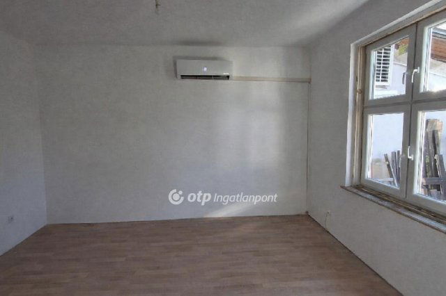 Eladó téglalakás, Budapesten, XVIII. kerületben 35.5 M Ft