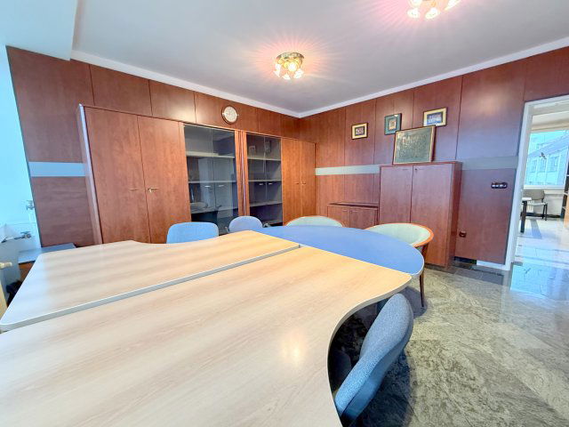 Kiadó iroda, Nyíregyházán 450 E Ft / hó, 3 szobás