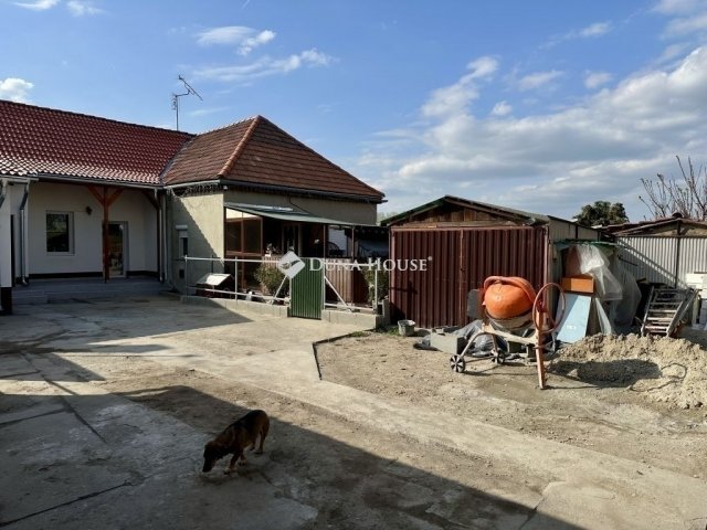 Eladó sorház, Pécelen 59 M Ft, 3 szobás / költözzbe.hu