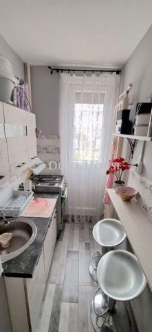 Eladó panellakás, Pécsett 39.49 M Ft, 2 szobás