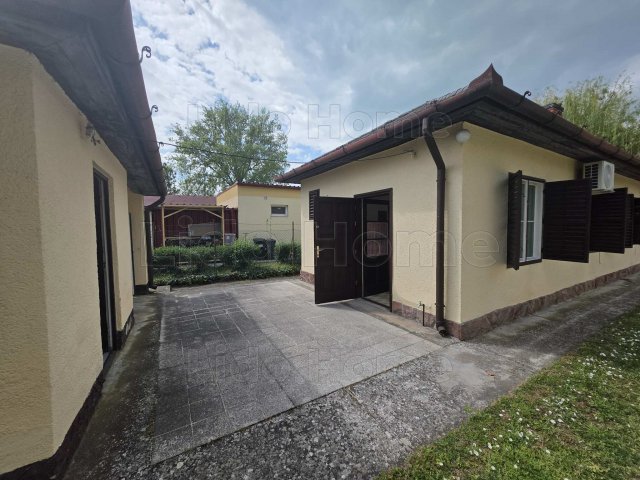 Eladó nyaraló, Balatonlelleén 97.9 M Ft, 3 szobás
