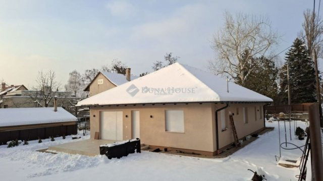 Eladó családi ház, Budapesten, XVI. kerületben 241 M Ft