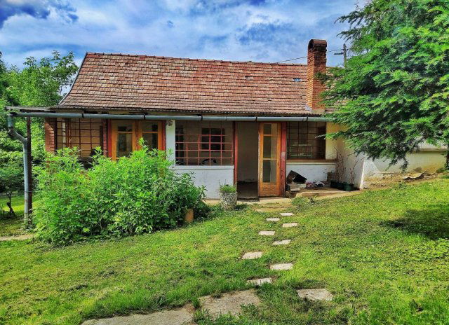 Eladó családi ház, Pécsett 49 M Ft, 2 szobás