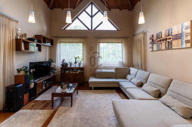 Eladó családi ház, Szolnokon 169 M Ft, 6 szobás