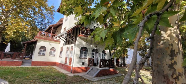 Eladó családi ház, Balatonlelleén 268 M Ft, 14 szobás