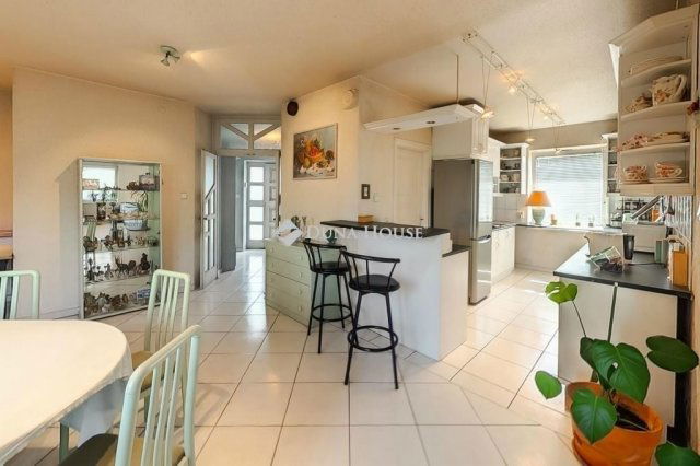 Eladó családi ház, Budapesten, XVI. kerületben 215 M Ft