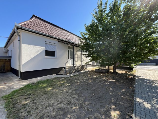 Eladó családi ház, Hajdúsámsonon 79 M Ft, 4 szobás