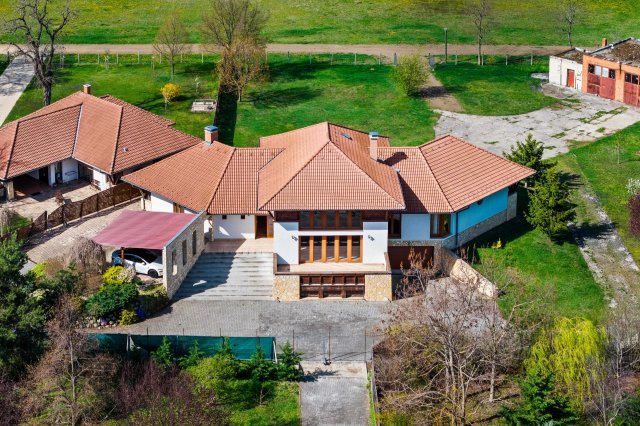 Eladó családi ház, Hatvanban 149.9 M Ft, 5 szobás