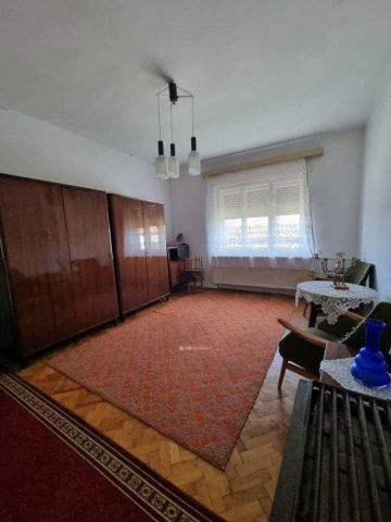 Eladó családi ház, Devecseren 21.9 M Ft, 2 szobás
