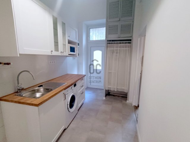 Eladó téglalakás, Budapesten, VI. kerületben 58 M Ft, 1 szobás