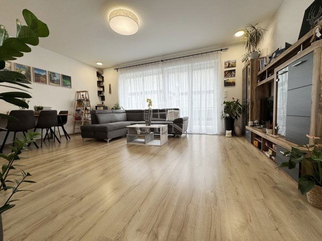 Eladó téglalakás, Szigetszentmiklóson 99.9 M Ft, 3 szobás