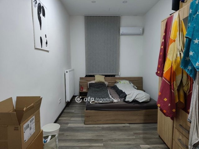 Eladó téglalakás, Budapesten, VIII. kerületben 84.9 M Ft