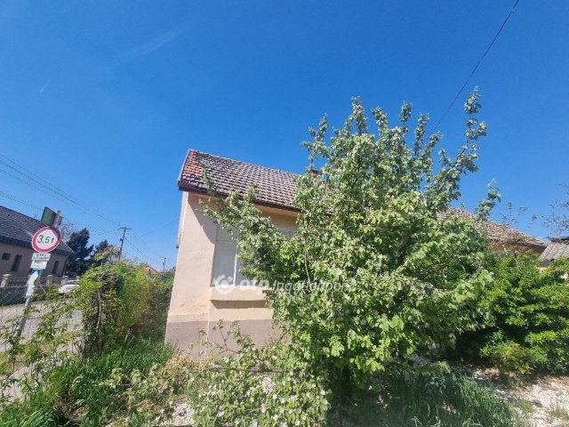 Eladó családi ház, Szalkszentmártonon 15.9 M Ft, 3 szobás