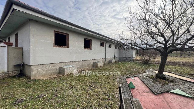 Eladó családi ház, Döbröntén 44.9 M Ft, 5 szobás