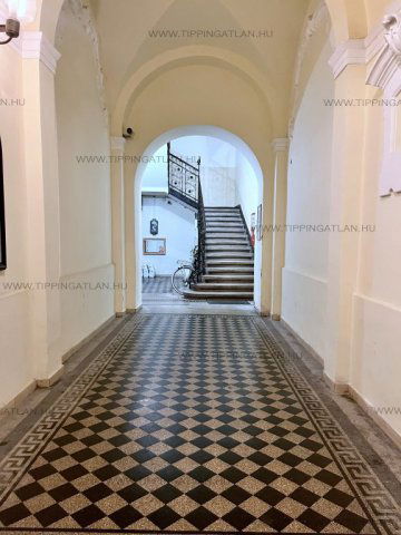 Eladó téglalakás, Budapesten, VI. kerületben, Eötvös utcában