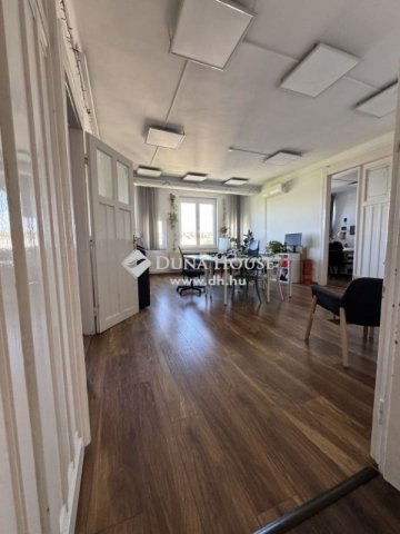 Eladó téglalakás, Budapesten, II. kerületben 320 M Ft, 10 szobás