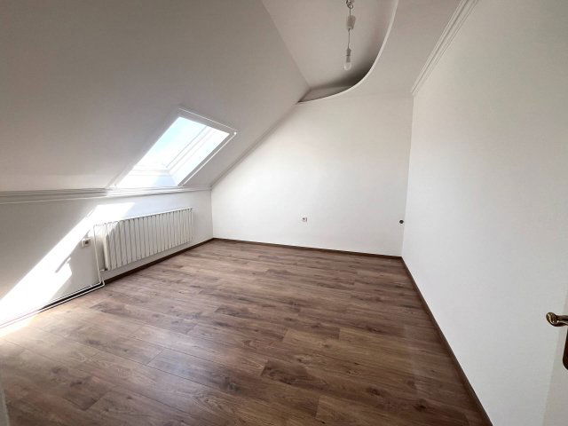 Eladó családi ház, Szigethalmon 65.9 M Ft, 2+2 szobás
