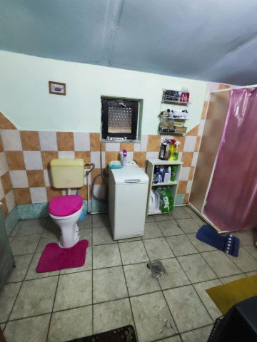 Eladó családi ház, Pécsett 24.9 M Ft, 2 szobás