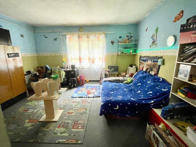 Eladó családi ház, Csongrádon 16.5 M Ft, 3 szobás