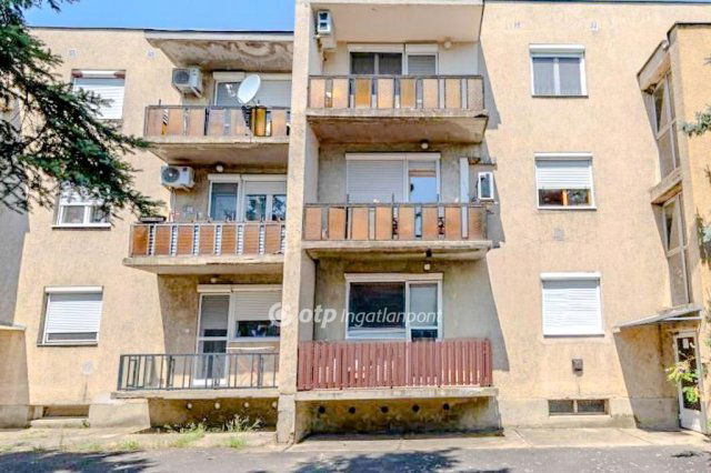 Eladó téglalakás, Bábolnán 43.9 M Ft, 3 szobás