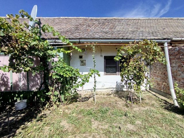 Eladó családi ház, Magyarbólyon 9.9 M Ft, 2 szobás