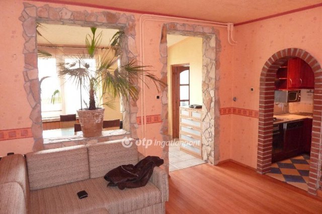 Eladó családi ház, Budapesten, XX. kerületben 71.5 M Ft