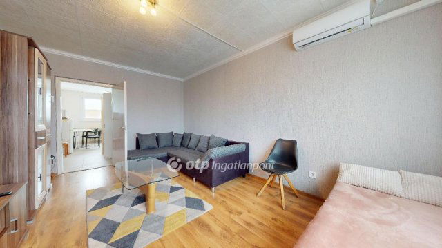 Eladó panellakás, Tiszaújvárosban 25.49 M Ft, 2+1 szobás