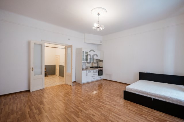 Eladó téglalakás, Budapesten, V. kerületben 99 M Ft, 1 szobás