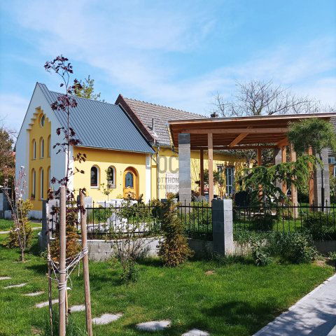 Eladó családi ház, Szóládon 114.9 M Ft, 5 szobás