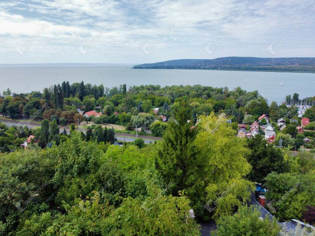 Eladó családi ház, Balatonfűzfőn 112 M Ft, 5 szobás