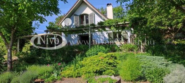 Eladó nyaraló, Pécselyen 45 M Ft, 1+2 szobás