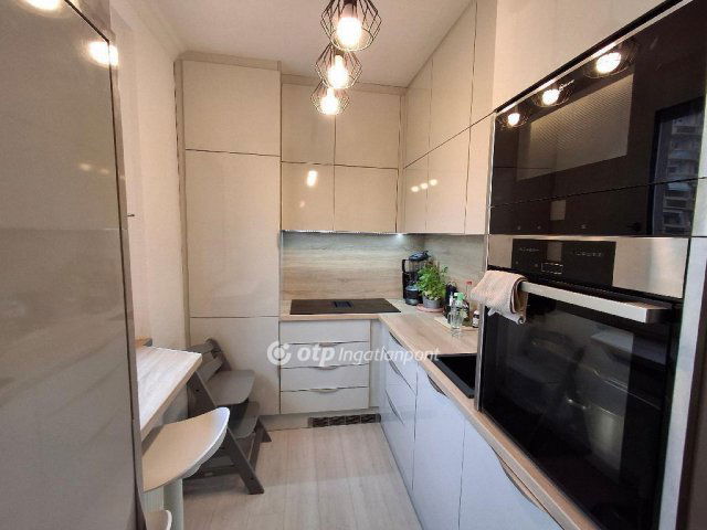 Eladó panellakás, Budapesten, XV. kerületben 76.8 M Ft, 3 szobás