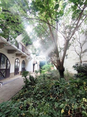 Eladó téglalakás, Pécsett 97.2 M Ft, 3 szobás