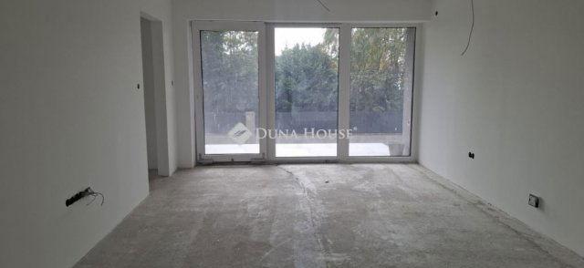 Eladó téglalakás, Pécsett 79.9 M Ft, 2+1 szobás