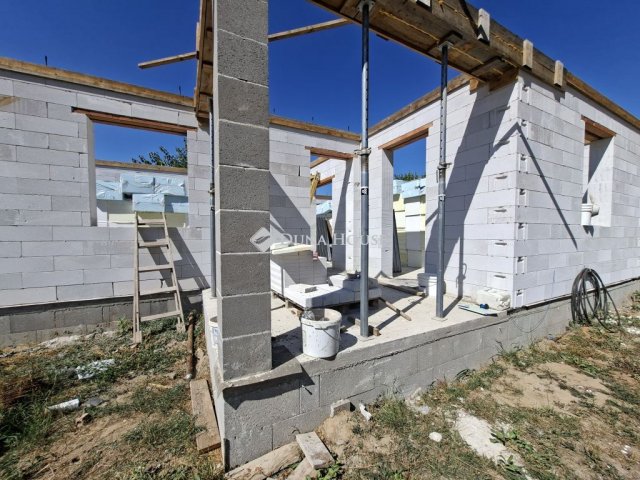 Eladó családi ház, Sülysápon 84 M Ft, 4 szobás