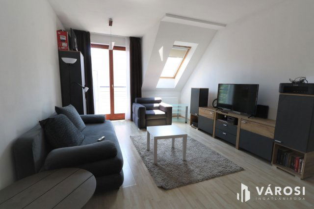 Kiadó téglalakás, albérlet, Szegeden 250 E Ft / hó, 3 szobás