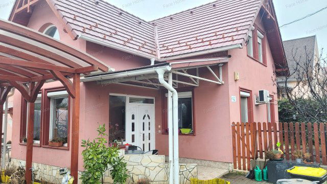 Eladó családi ház, Erdőkertesen 129.9 M Ft, 6 szobás