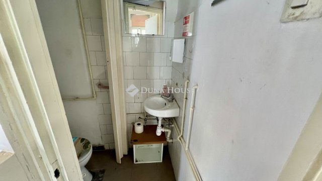 Kiadó üzlethelyiség, Budapesten, VI. kerületben 230 E Ft / hó