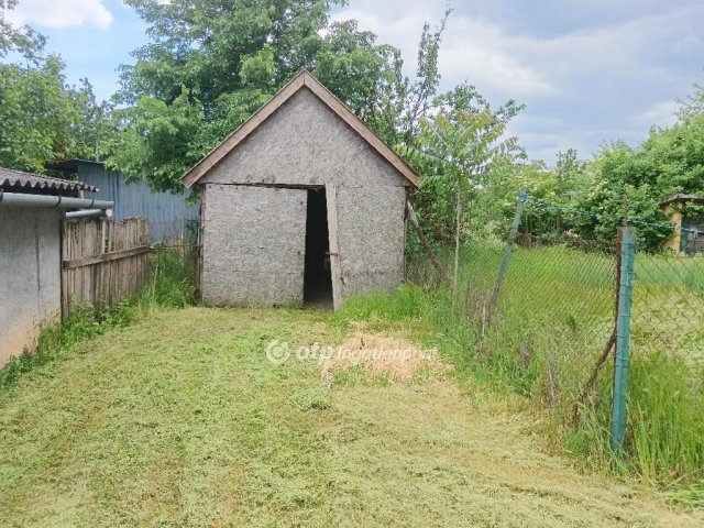 Eladó családi ház, Kengyelen 15.2 M Ft, 2 szobás