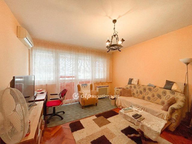 Eladó téglalakás, Siófokon 55 M Ft, 2 szobás