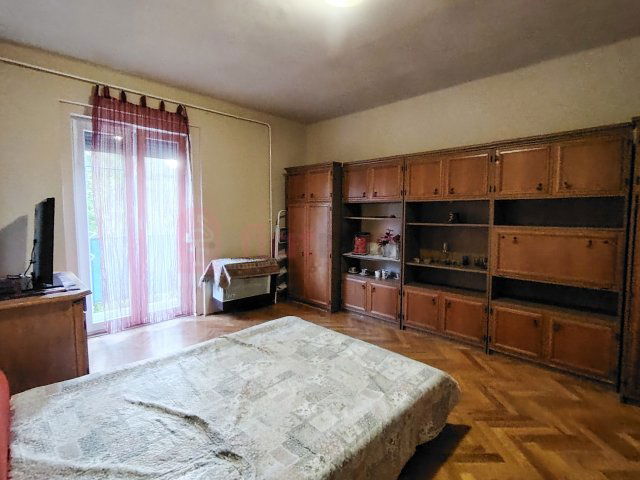 Eladó téglalakás, Pécsett 22.5 M Ft, 2 szobás