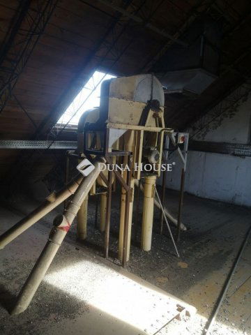 Eladó ipari ingatlan, Devecseren, Szent Imre utcában 70 M Ft