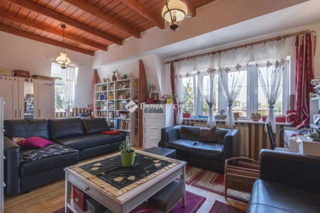 Eladó családi ház, Budapesten, XV. kerületben 198 M Ft, 8 szobás