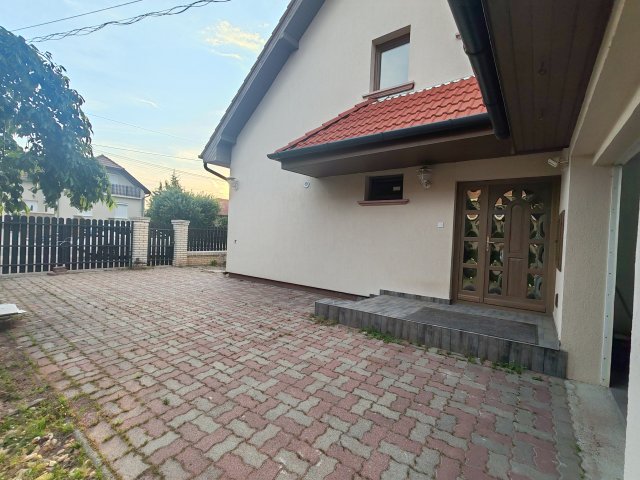 Eladó családi ház, Rákóczifalván 89 M Ft, 4 szobás