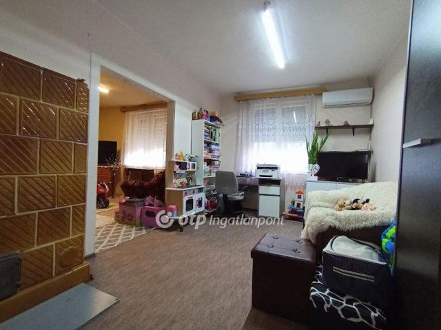 Eladó családi ház, Gyöngyösön 39.5 M Ft, 3 szobás
