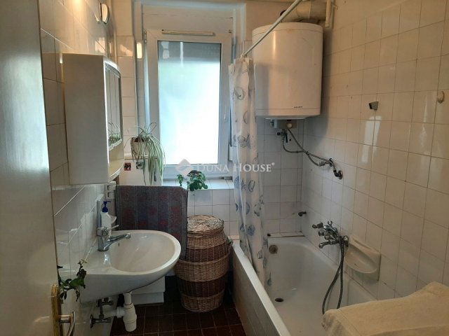 Eladó téglalakás, Kecskeméten 45.9 M Ft, 2 szobás