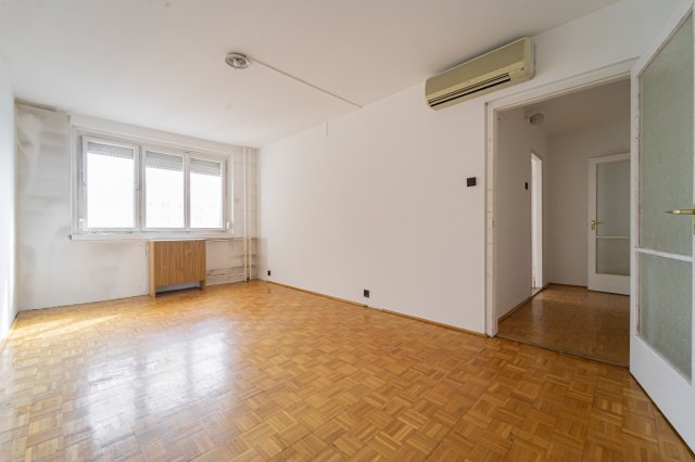 Eladó panellakás, Budapesten, III. kerületben 68 M Ft, 3 szobás