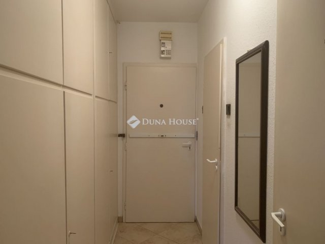 Eladó téglalakás, Zalaegerszegen 37.9 M Ft, 3 szobás