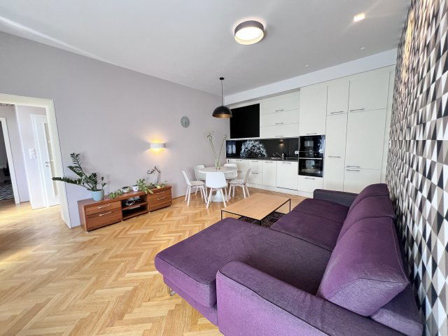 Kiadó téglalakás, albérlet, Budapesten, V. kerületben, 3 szobás